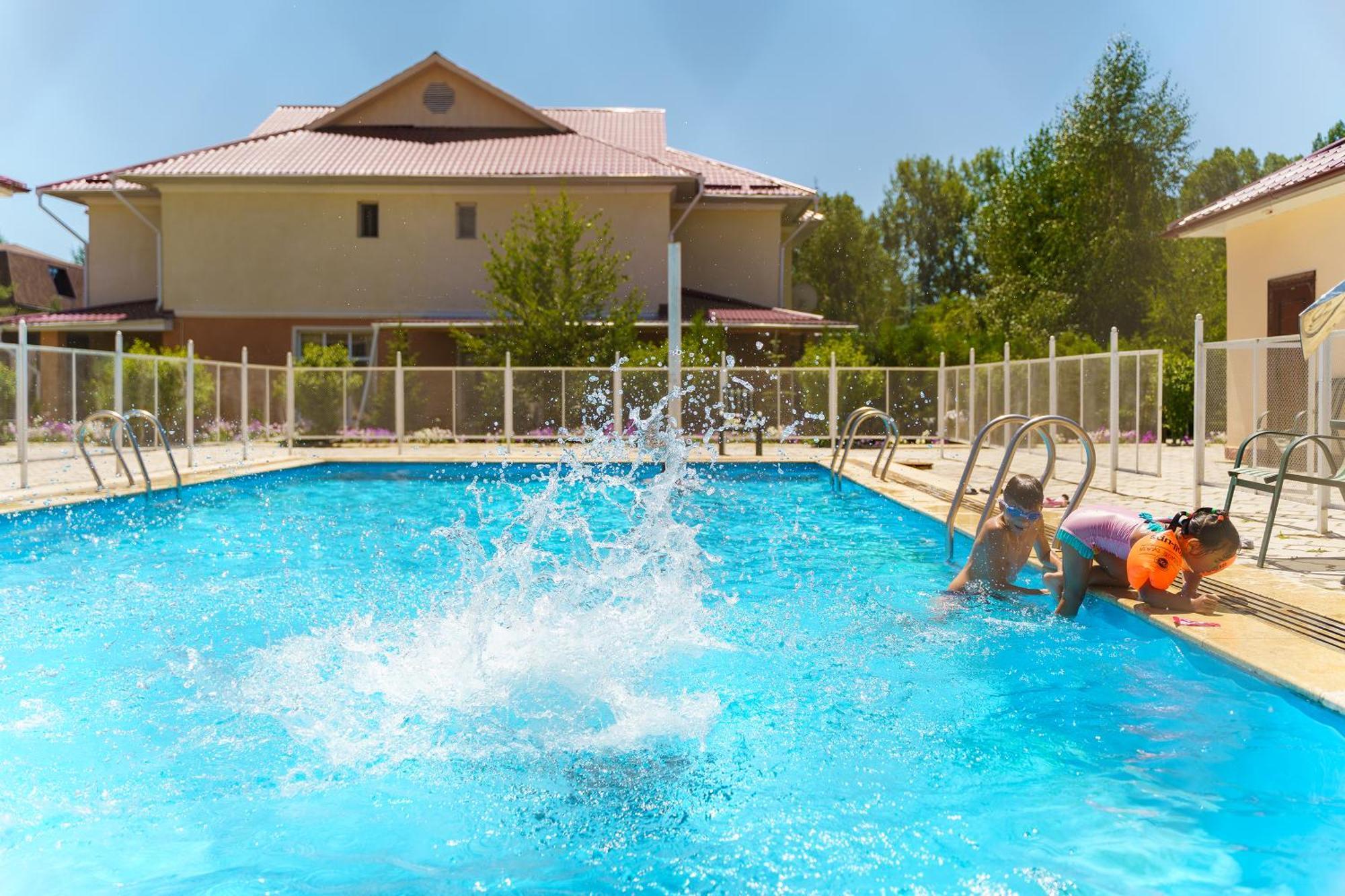 Talisman Village Hotel ボステリ エクステリア 写真