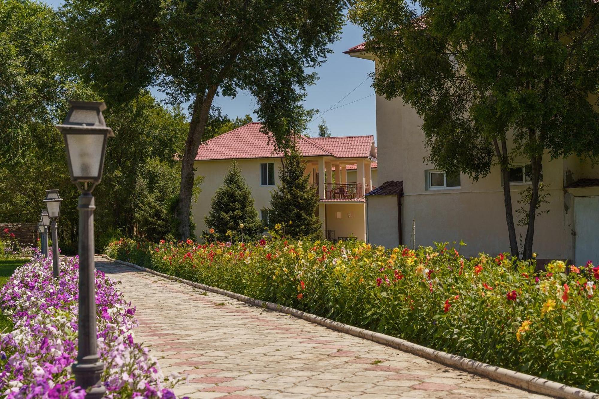 Talisman Village Hotel ボステリ エクステリア 写真